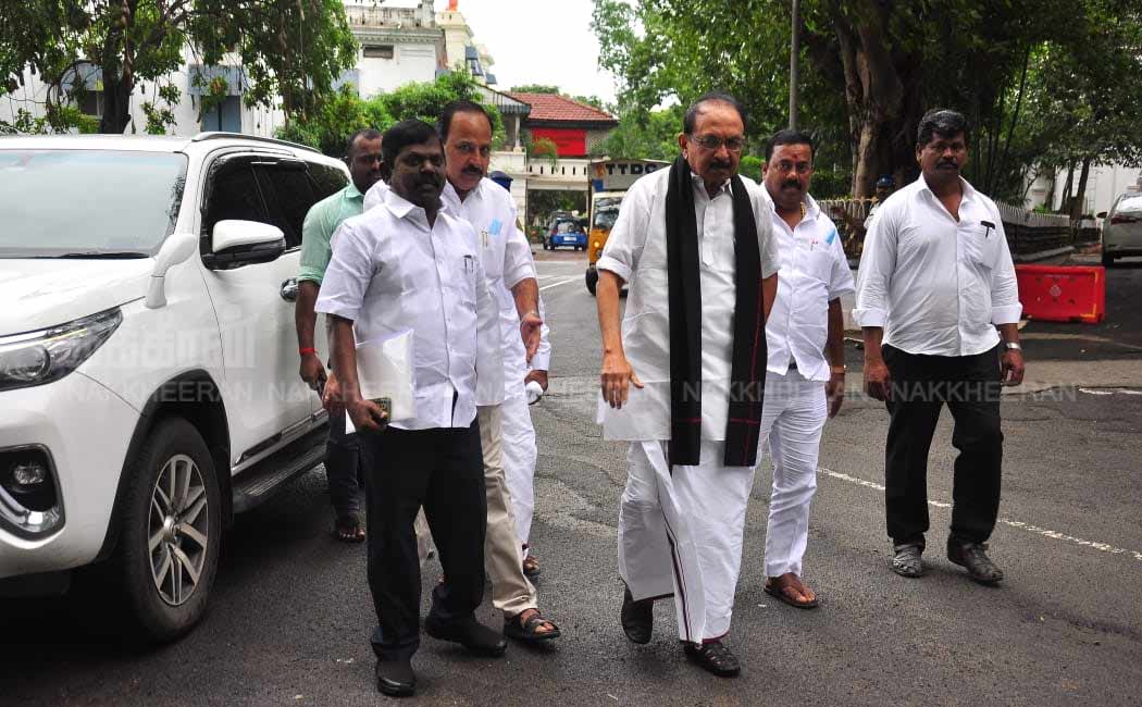"'Economically' rejected by Parliament itself; "Don't work with the changing screw"-Chief's speech