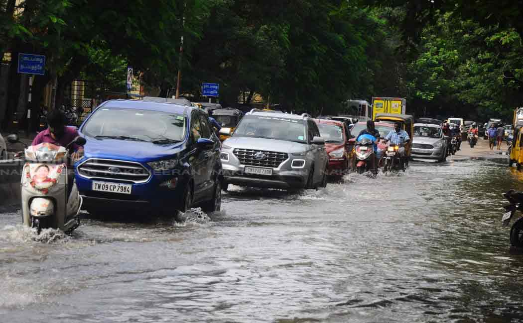Rain water still pouring in KK Nagar ..