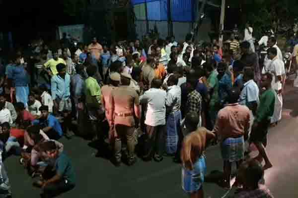Clash between fishermen! tension in nagapattinam district