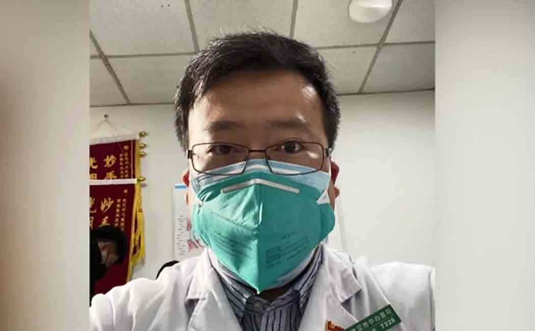 china apologise to doctor lee who found corona outbreak in china