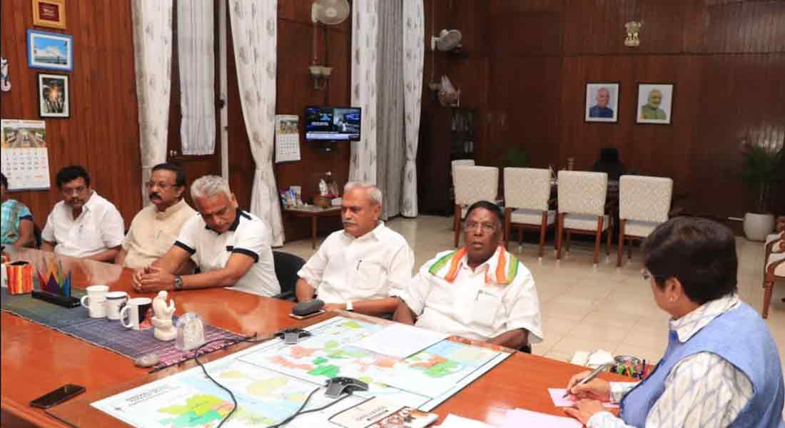Puducherry: Chief Minister exit from governor meeting
