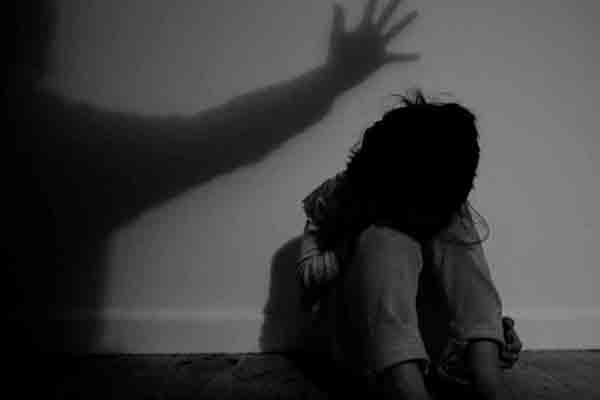 Auto driver misbehaved with girl