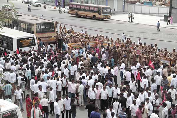 Mrs. Subramaniyan led by DMK leader road strike