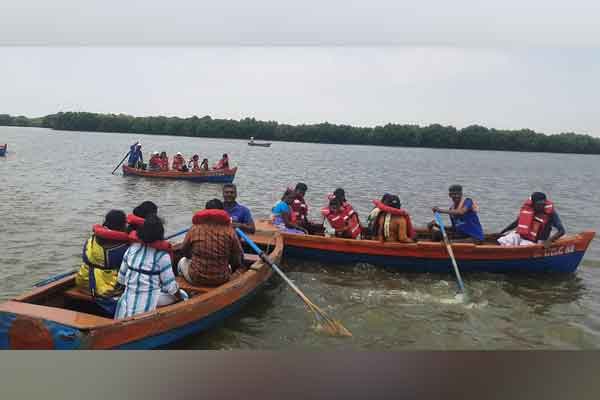 Pichavaram boat ride; Cheated tourists? Government demands action!