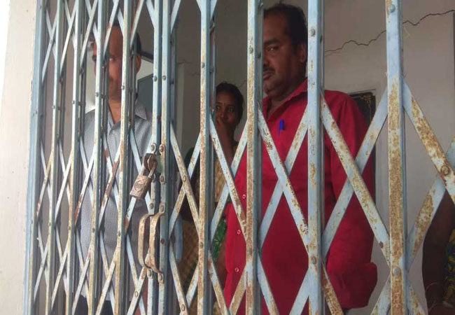 SIVAGANGAI DISTRICT CM PUBLIC GRIEVANCE OFFICERS ARREST IN PEOPLES