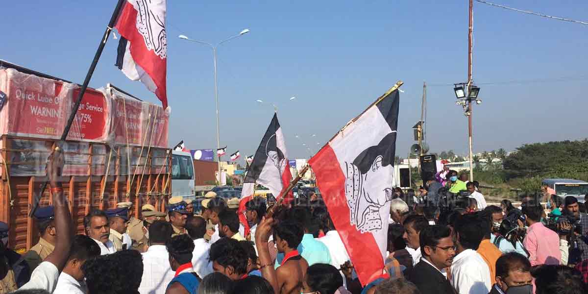 Sasikala returns to Tamil Nadu ... 2000 policemen mobilized across Hosur!