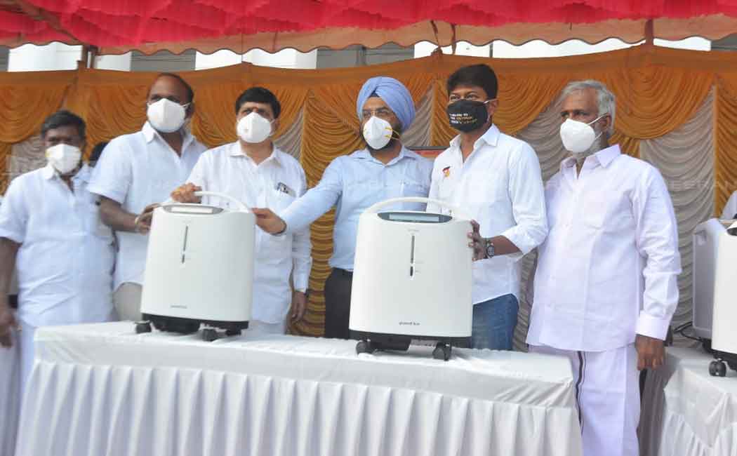Oxygen concentrators handed over to the Corporation Commissioner