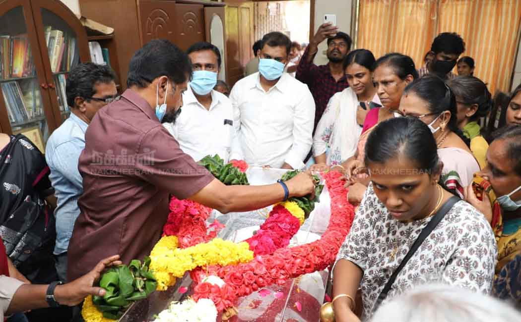 Nakkeeran editor pays homage to thஎ senior Communist Party leader D. Pandian