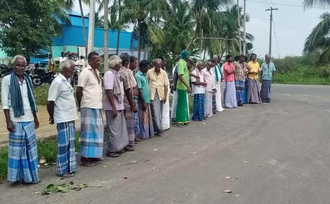 Farmers involved in the struggle by emphasizing various demands