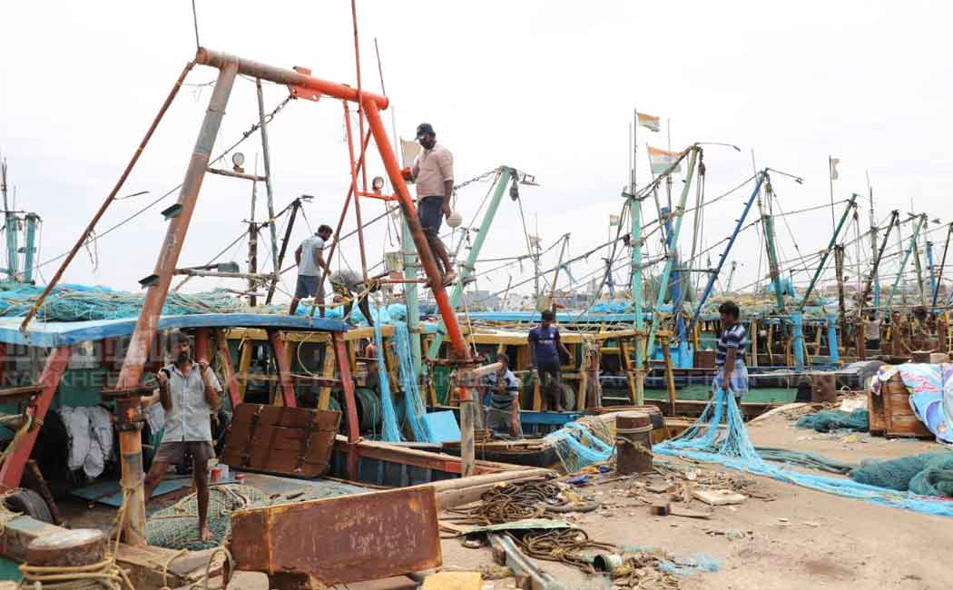 Fishermen getting ready to fishing