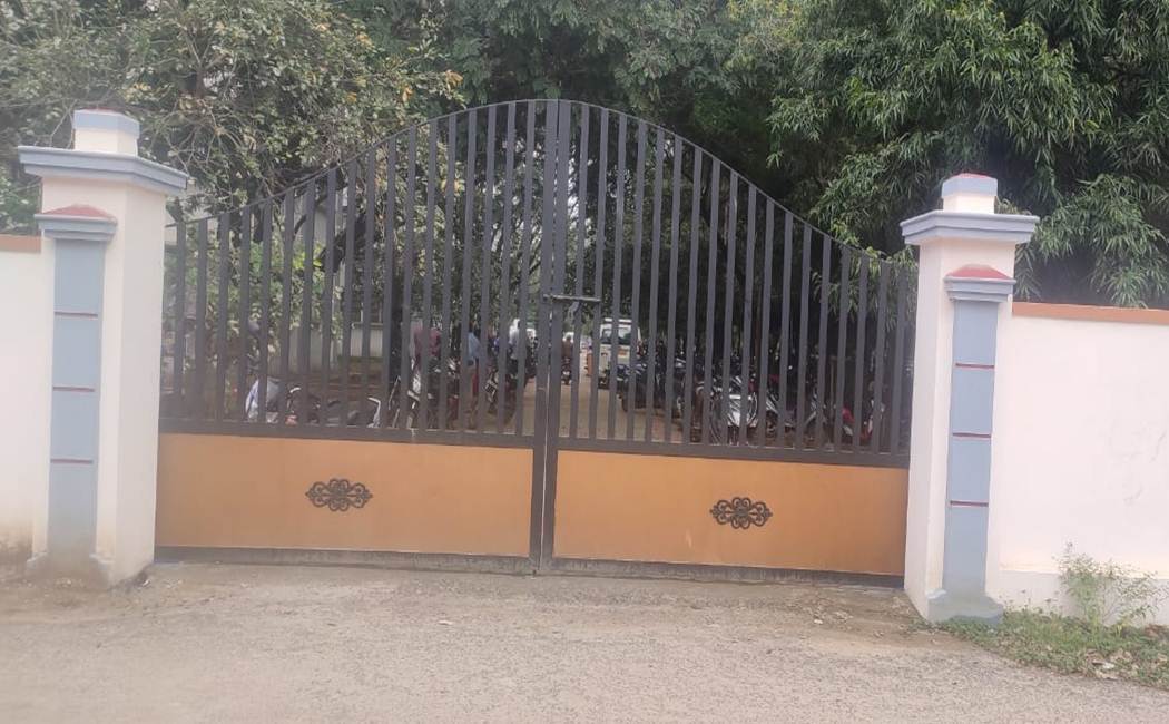 gate