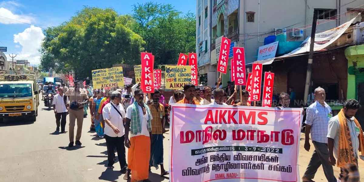 Farmers rally insisting on cutting a new canal!