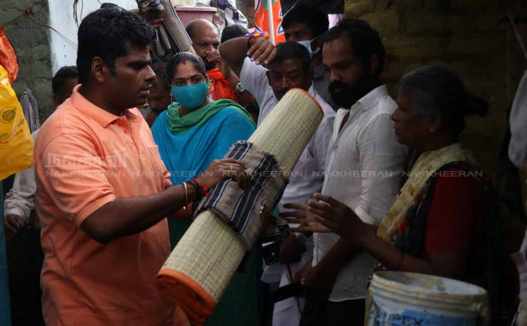 BJP Leader Annamalai meets flood victims