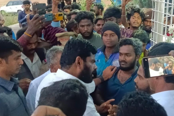Annamalai who was involved in an argument at the place of worship