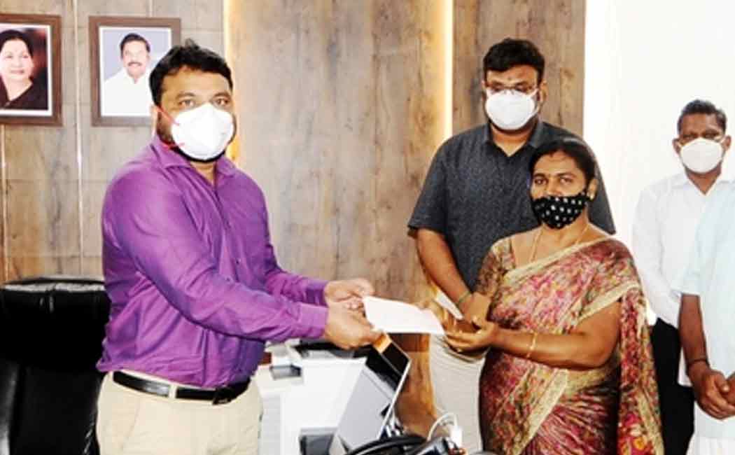 The daughter who fulfilled the promise of the father.! District Collector Praise!