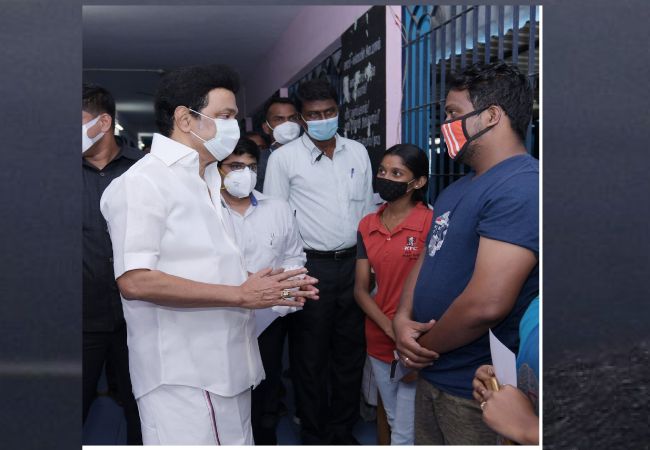 Chief Minister MK Stalin inspects corona vaccination camp