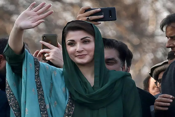 woman oath chief minister in punjab pakistan