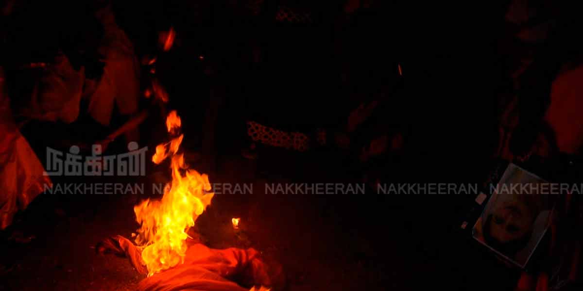 the effigy burning of Kushpu; Congress struggle