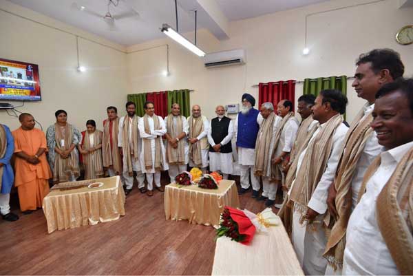 narendra modi - O Panneerselvam - varanasi