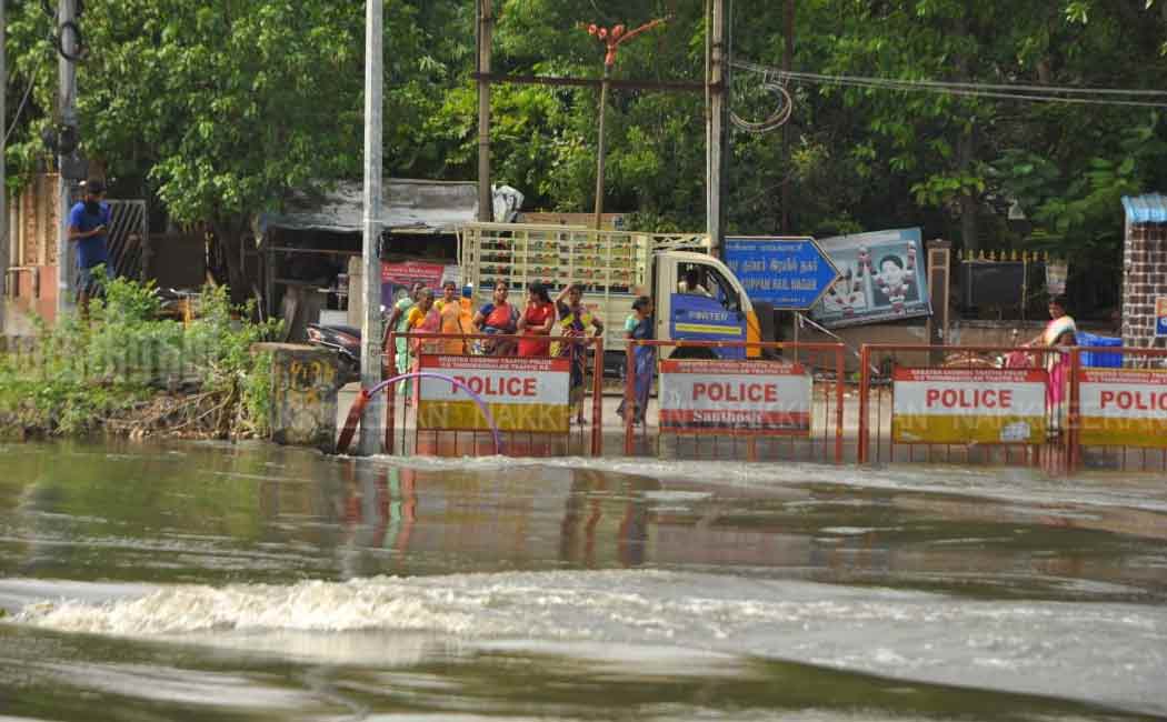 Road closed due to ground bridge sinking