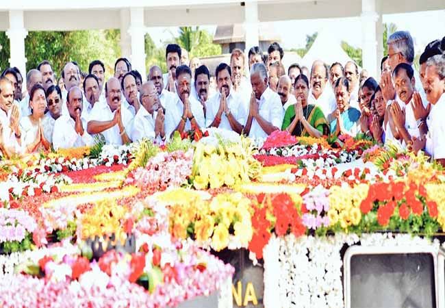 At the Anna Memorial cm palanisamy mlas, ministers, party leaders