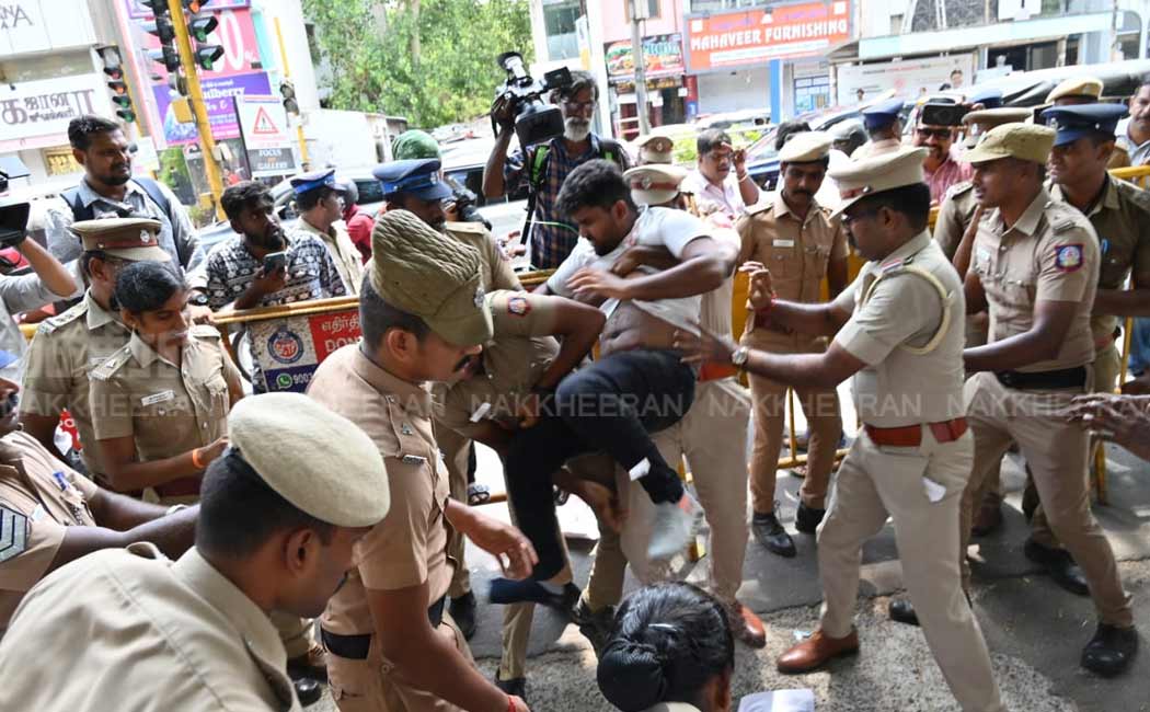 Indian Students Union protests against US for Incident students (Pictures)