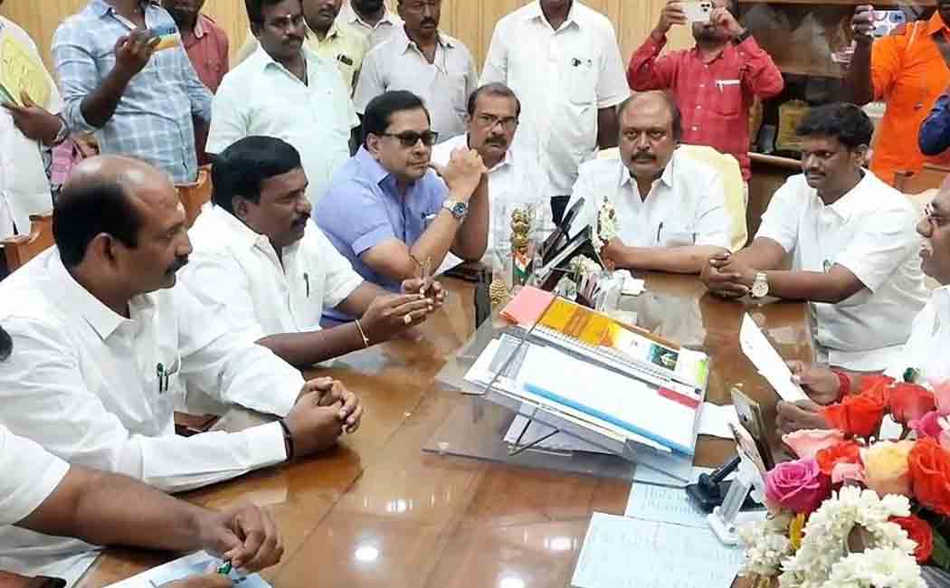Puducherry Legislative Assembly; DMK walkout condemning BJP minister!