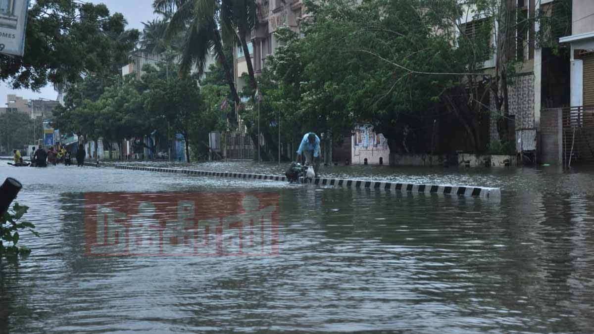 Rain in Chennai (Photos)