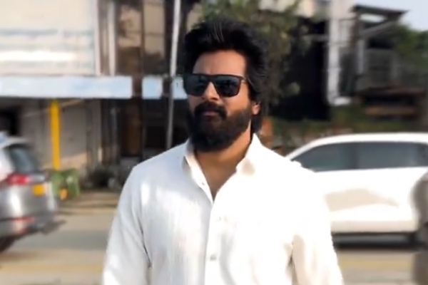sivakarthikeyan about his politics entry
