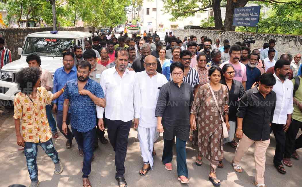 actor and director manobala last journey and pay tribute