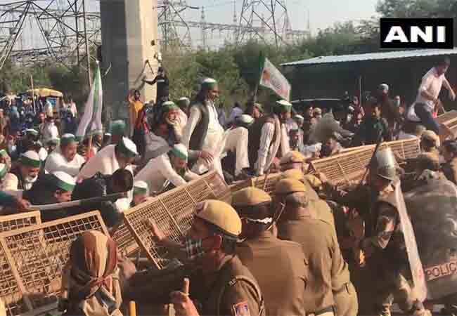 delhi chalo farmers police congress party rahul and priyanka gandhi tweets