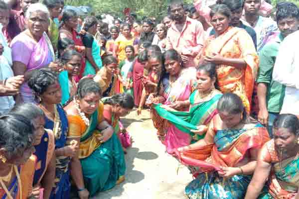 Bizarre temple festival to auction off children!