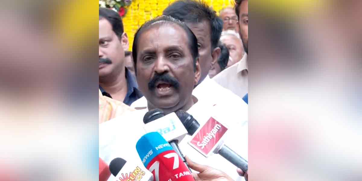 Will Thiruvalluvar change his religion by applying saffron? - Interview with poet Vairamuthu