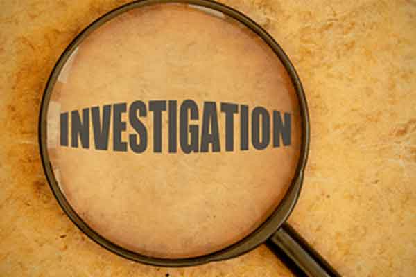 Different complaints given by two people to a shop