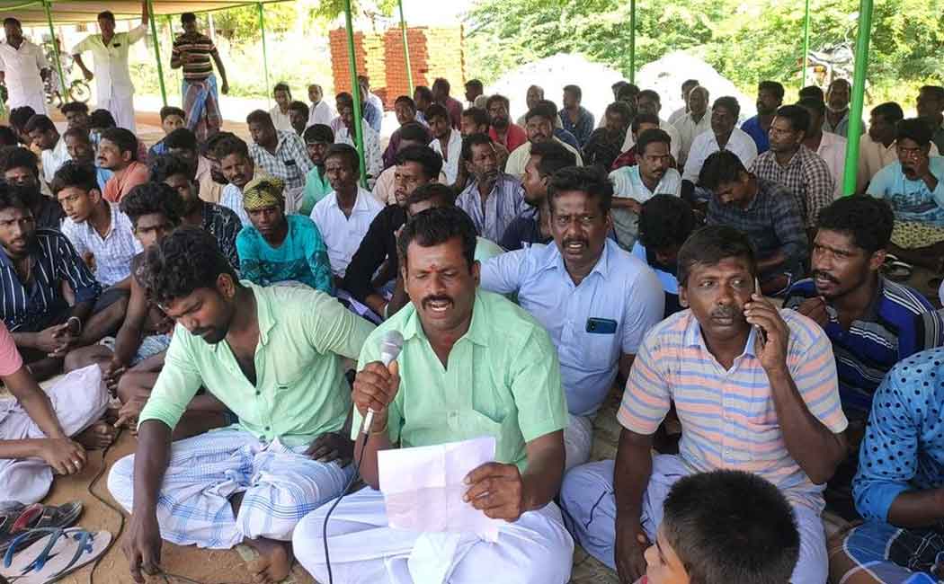 Delay in getting the body of a fisherman ... Fishermen fighting for the 4th day