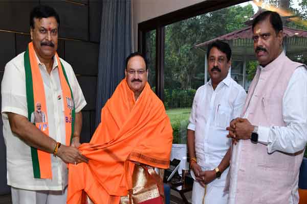 Nayinar Nagendran meets J.P. Nadda!