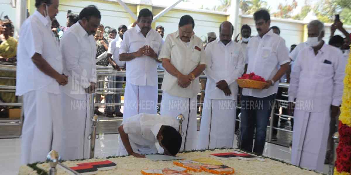 Stalin pays homage to kalaingar at Gopalapuram house with candidate list!