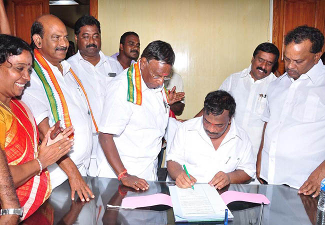 puducherry state assembly deputy speakers mnr balan select majority of mla support