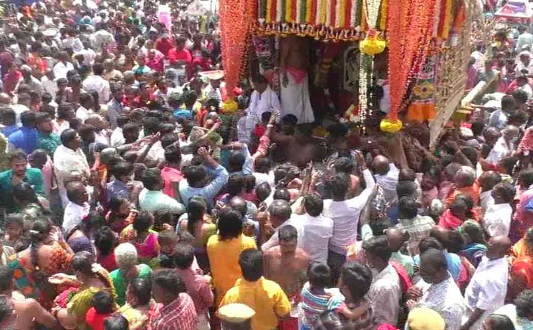 trichy kulumai temple festival much devotees involved