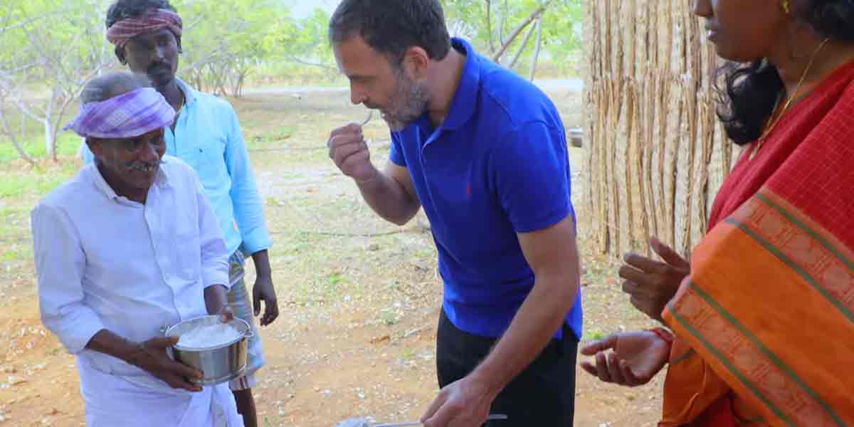 Mushroom Biryani ... Rahul Gandhi at the Village Cooking Show!