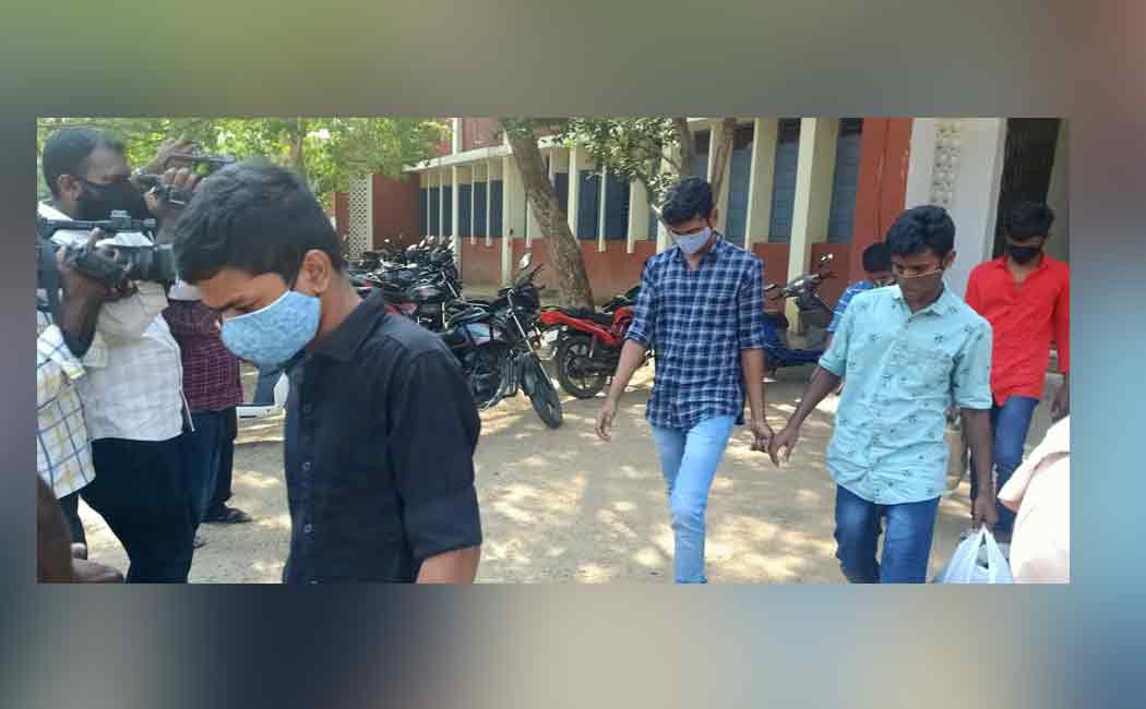 Chengalpattu ADMK member passes away case 6 people surrender in trichy court