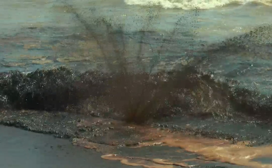 Livelihood of fishermen of Nagai district is in question due to crude oil spill