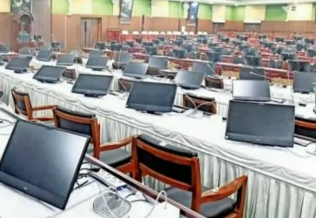 Paperless first budget! Finance Minister files!