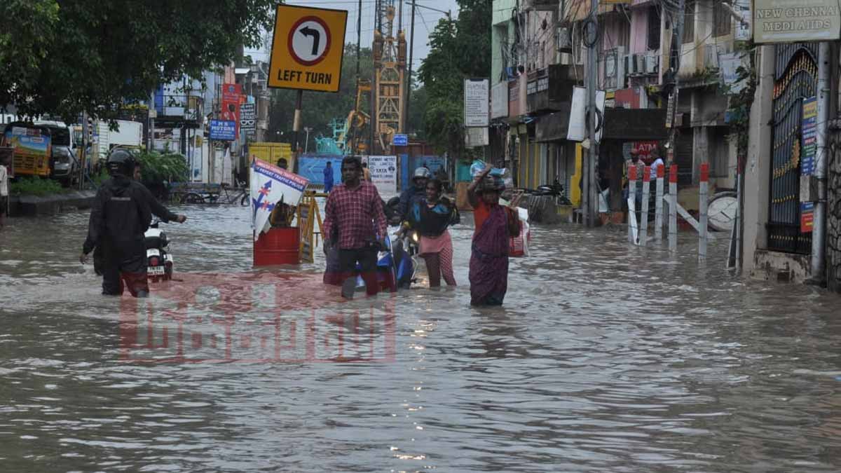 Rain in Chennai (Photos)