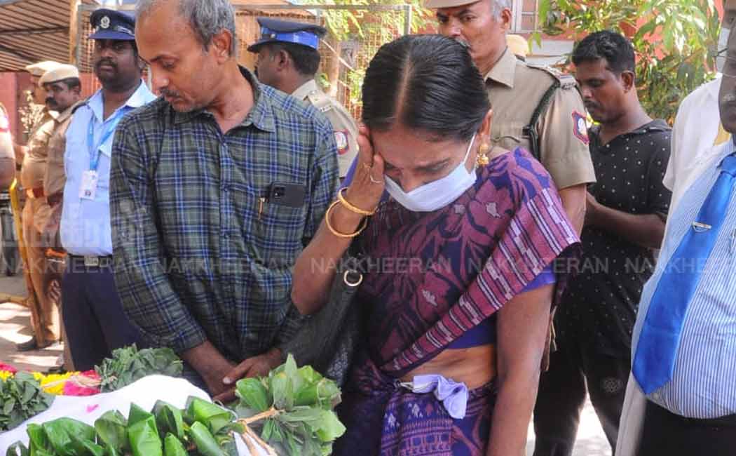 Nalini was upset and shed tears for passed away of SanthanNalini was upset and shed tears for passed away of SanthanNalini was upset and shed tears for passed away of Santhan