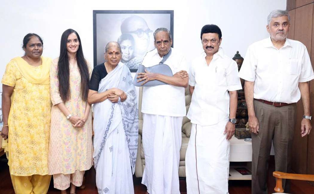 cm mk stalin meets producer avm saravanan