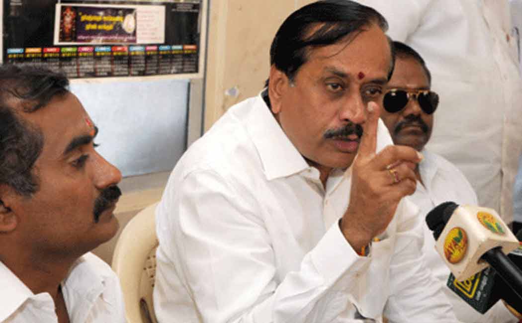 "What is this question?" H. Raja frowned at the reporters' question