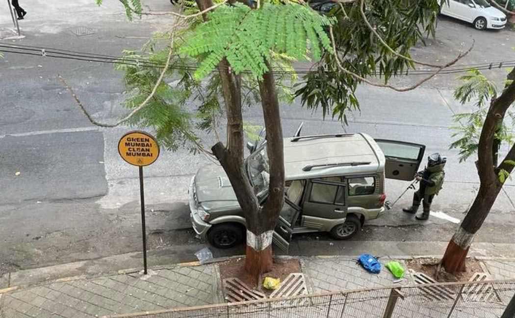 car near ambani house