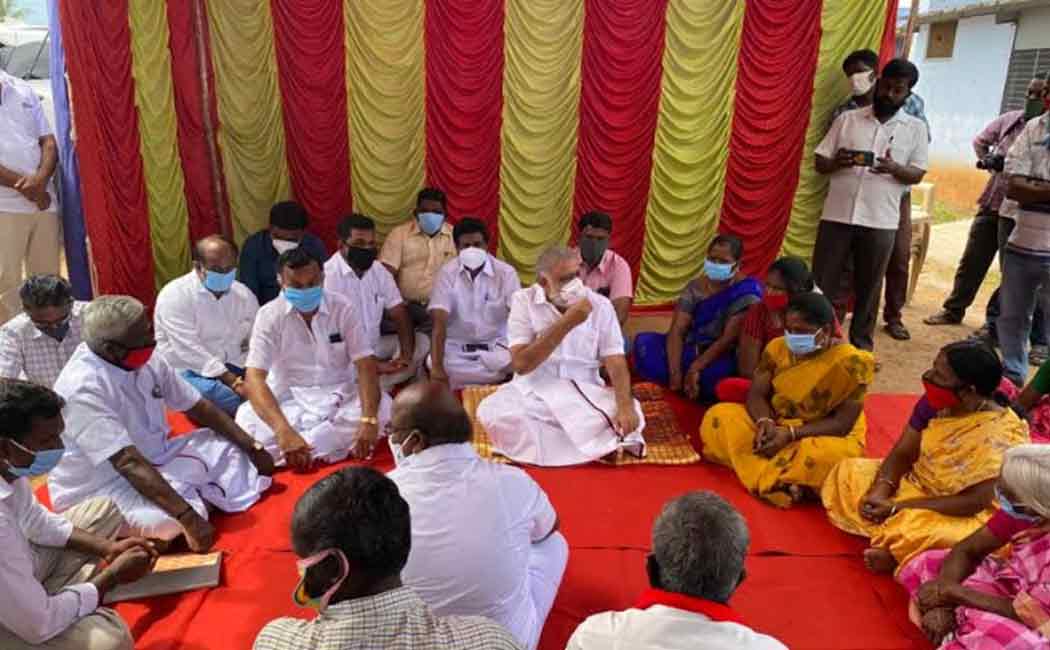 Prices of essential commodities will go up due to agricultural law! - I. Periyasamy at the village council meeting