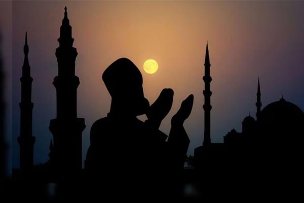 Muslims participated in the Sandalwood Festival and offered a special prayer